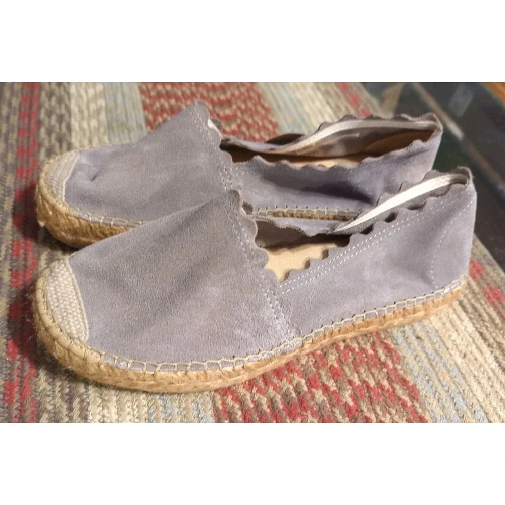 Macarena NWOB Gray Suede Scalloped Espadrille Shoe 37 US 6.5 Jute Hand Sewn Grey